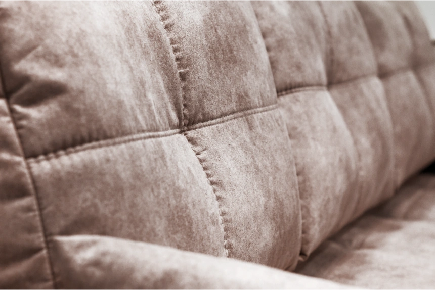 Диван угловой Остин, ткань Tornado chocolate, угол правый, декор Рамух белый