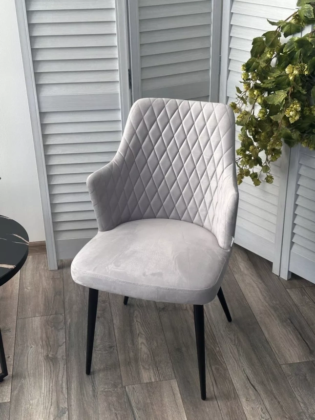 Стул Herman, мягкий, светло-серый  BM-4, велюр, черный каркас