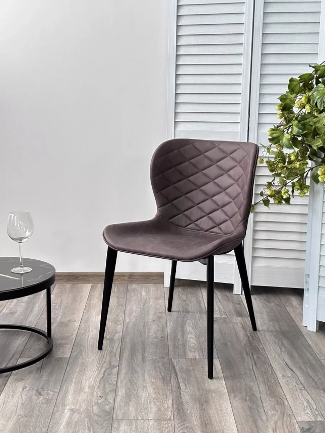 Стул Клод, мягкий, Kiprus-04 коричневый, искусственная замша, черный каркас 