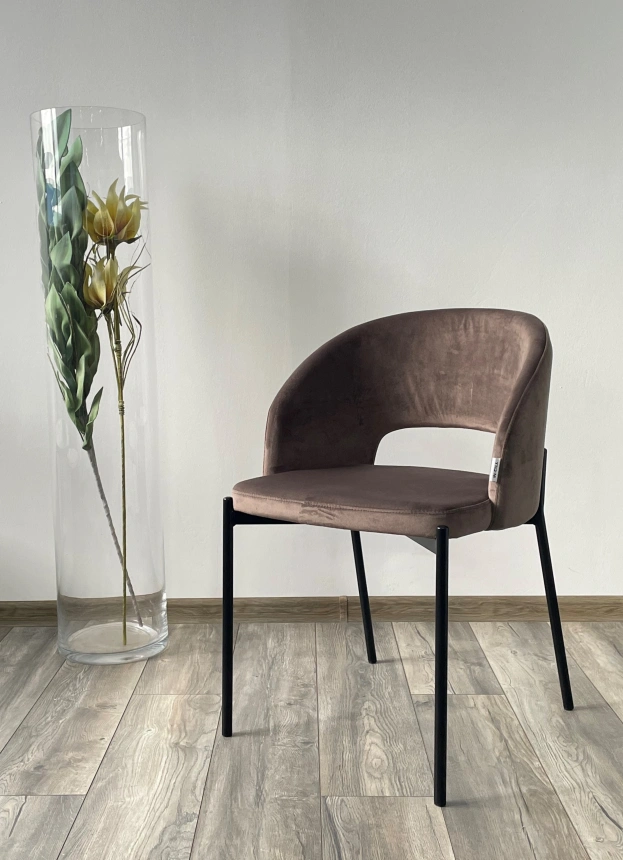 Стул Agnes, мягкий, Bluvel-38 латте, черный каркас