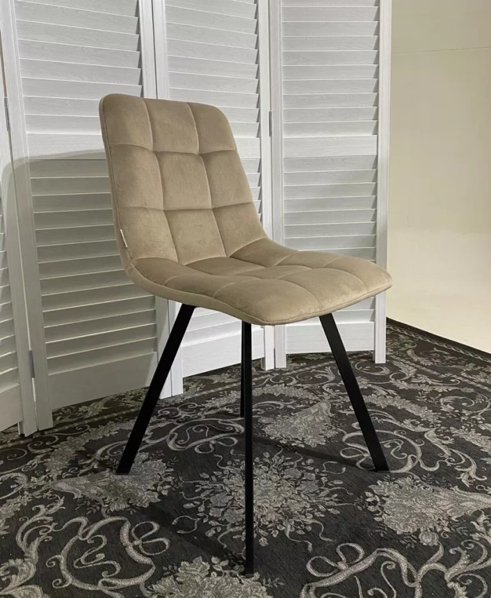 Стул Chilli Square, мягкий, Bluvel-40 бежевый, велюр, черный каркас