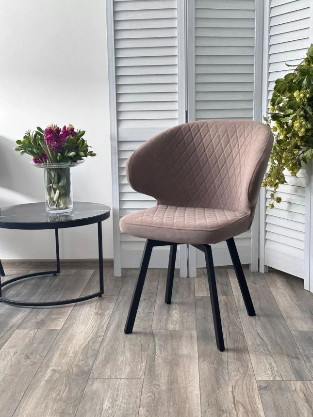 Стул Хилтон, мягкий, поворотный, B5 капучино, велюр, черный каркас 