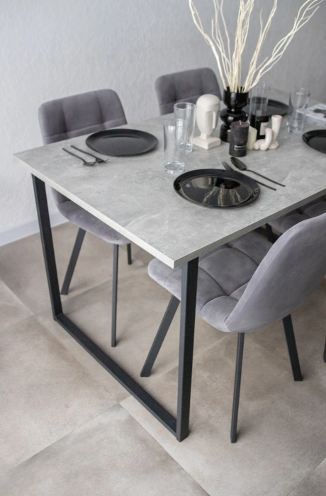 Обеденный стол Лиман, 140 х 80, бетон светлый / черный матовый