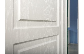 Шкаф трехдверный Ливерпуль, распашной для одежды с зеркалом, белый / ясень ваниль