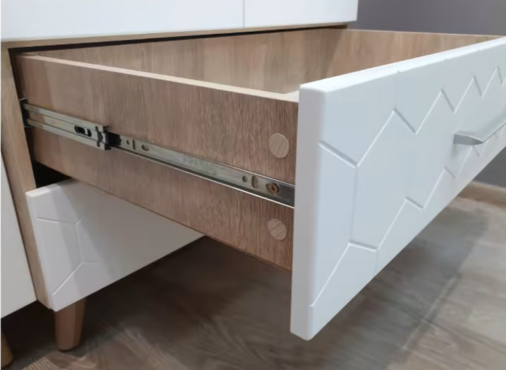 Шкаф двухдверный Мариус М-01, распашной для одежды, дуб баррик / белый матовый