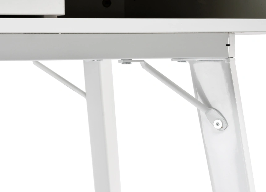 Компьютерный стол Ivor, белый