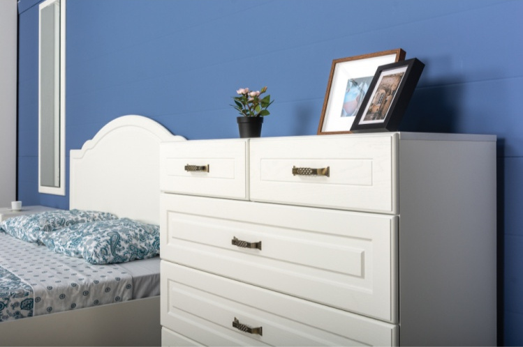 Комод Ливерпуль, с шестью ящиками, белый / ясень ваниль