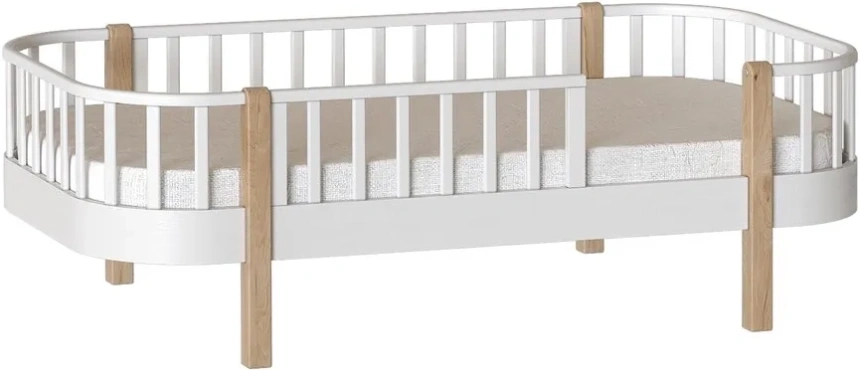 Детская кровать Лия, одноярусная, белая эмаль / прозрачный лак