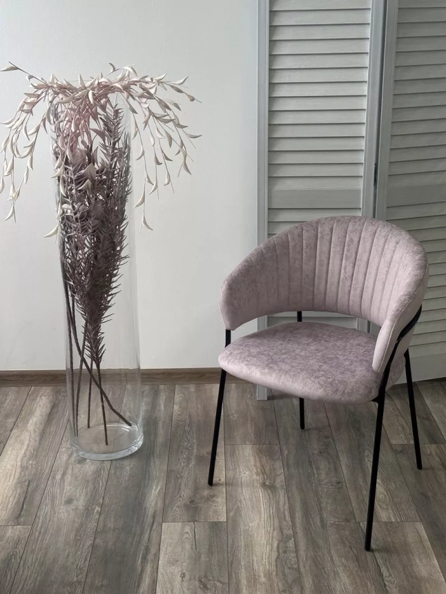 Стул ГЕММА, мягкий, Rain 10 lavanda, велюр, черный каркас 